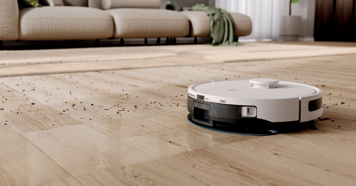 Robot deals vacuum